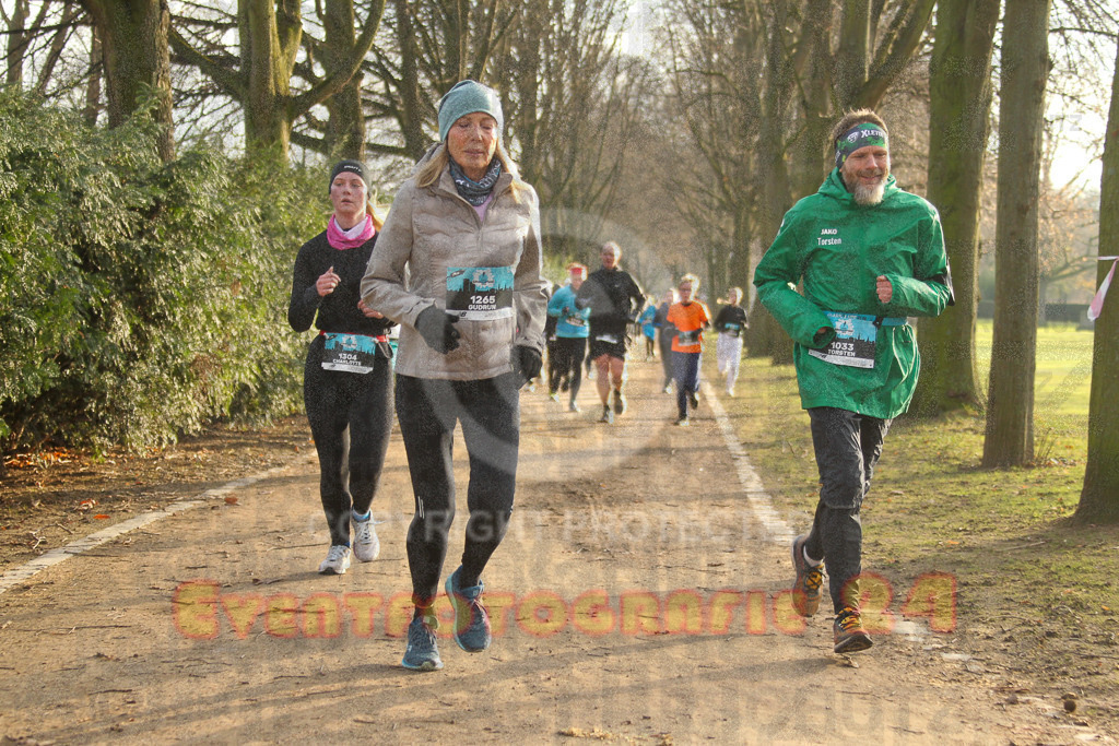 241231_1019_EV4_3856 | Sportfotografie im Rhein-Sieg Kreis, Köln, Bonn, NRW, Rheinland Pfalz, Hessen, etc. Unser Tätigkeitsfeld umfasst den Laufsport vom Volkslauf über den Marathon, Duathlon, Triathon bis zum Ultralauf wie Kölnpfad Ultra oder Schindertrail.