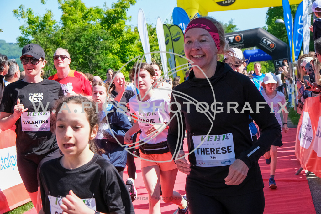 ..... | LINZ,AUSTRIA,27.April 24, Int. 3 Brückenlauf Linz  , Image shows: Photo: WAPICS / Michael ring