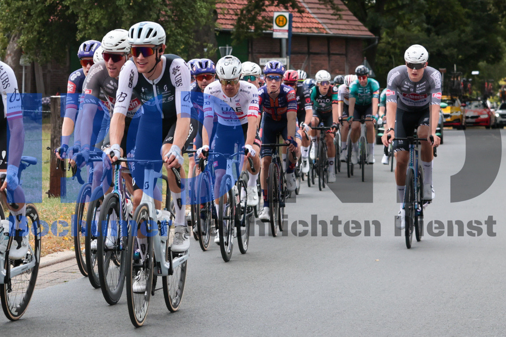 SES_DEUTOU20250821-70 | bond - Realisiert mit Pictrs.com