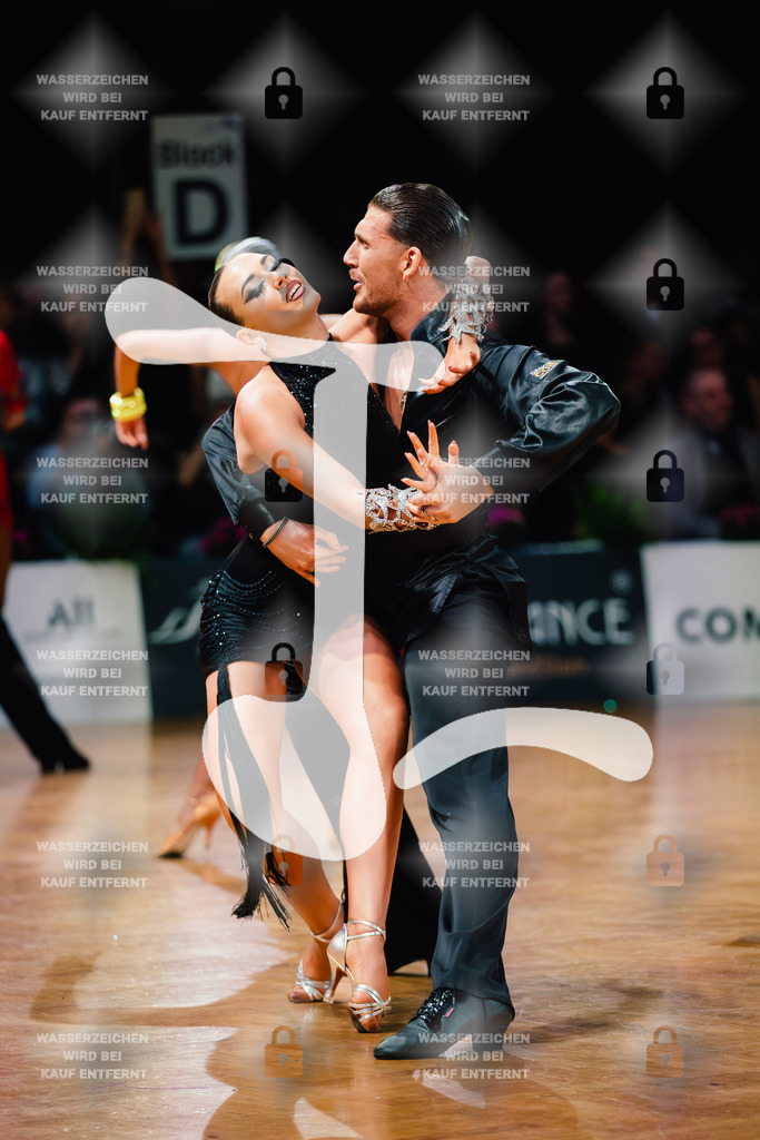 GOC 2025 - WDSF GrandSlam Latin 26th (3) Justin Lauer _ Rita Schumichin (Germany)-2025-08-23-3681 | Webshop for digital downloads and prints of dance sport, event & show photographer Julian Link - Realisiert mit Pictrs.com