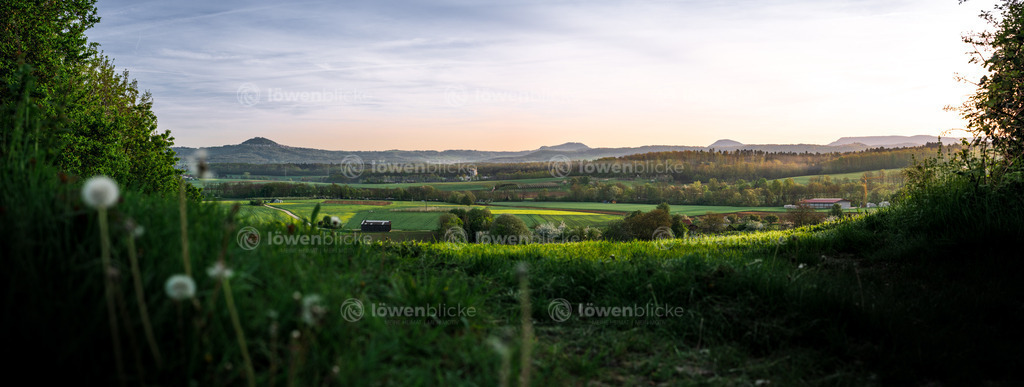 Blick von Schlat aus auf die Drei Kaiserberge | löwenblicke | shop