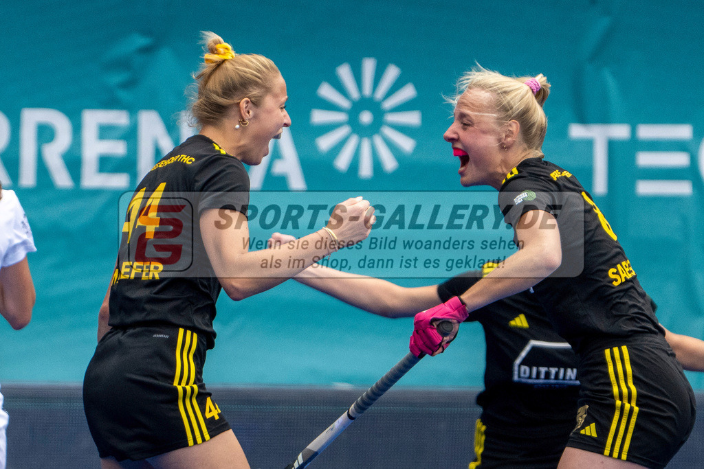Final4_20250601-1222-Z09_4190 | Krefeld, Deutschland, 01.06.2025:  Feldhockey Final4 2025 – „Deutsche Feldhockey-Meisterschaften 2025“ Harvestehuder HTC - Düsseldorfer HC (Finale Damen) im Gerd-Wellen-Hockeyanlage am 01.06.2025 in Krefeld, Deutschland. (Foto von Kramhöller/Fehrmann/Kaste)Krefeld, Germany, 01.06.2025: Feldhockey Final4 2025 – „Deutsche Feldhockey-Meisterschaften 2025“ Harvestehuder HTC - Düsseldorfer HC (Finale Damen) in Gerd-Wellen-Hockeyanlage at 01.06.2025 in Krefeld, Deutschland. (Foto from Kramhöller/Fehrmann/Kaste)