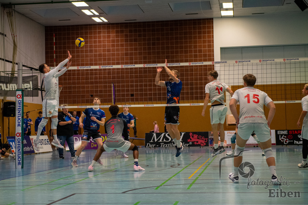 VSG Ammerland-Oldenburger TB | Regionalliga; VSG Ammerland (blau)-Oldenburger TB (weiß) am 18.01.2025 in Bad Zwischenahn (Sporthalle Schilldestraße ), Photo: Philip Eiben 2025 - Realisiert mit Pictrs.com