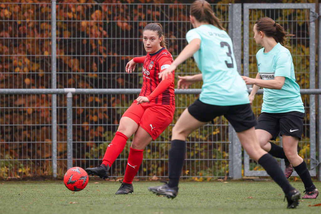 FCHWAS_251102_2803 | 1.FC Heidenheim 1846 II vs. SGM DJK-SV Wasseralfingen/Neuler, Fußball, Frauen, Bezirksliga, 2025/2026, 8. Spieltag, 02.11.2025 in Mergelstetten (Foto: Michael Bulling) - Realisiert mit Pictrs.com