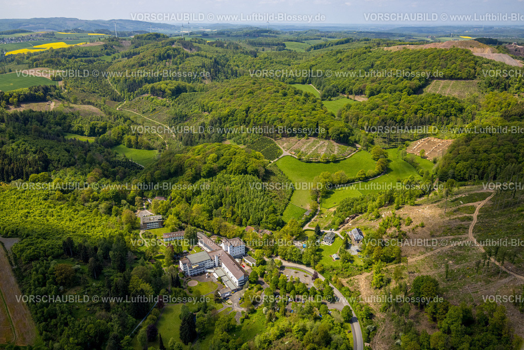 Sundern230504740 | Luftbild, Sauerlandklinik, Waldgebiet mit Waldschäden, Hachen, Sundern, Sauerland, Nordrhein-Westfalen, Deutschland