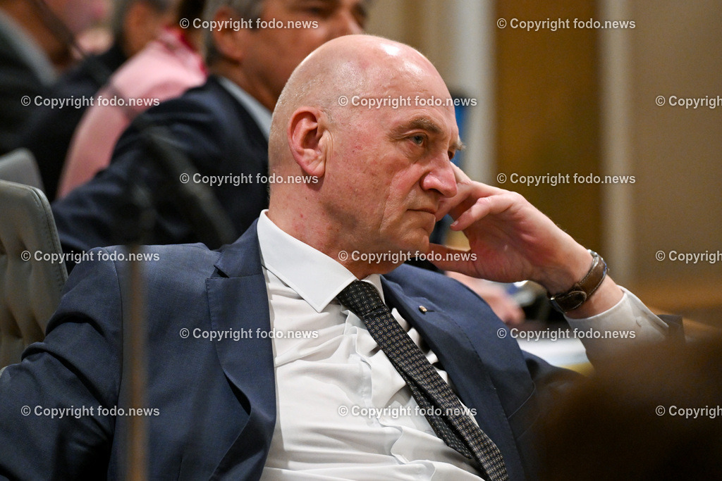 Landhaus Linz_ Promenade_ Landtagssitzung_ 07.03.2024-61 | 07.03.2024, Landhaus Linz AUT, Promenade, Landtagssitzung, im Bild Christian Doerfel (VP, LAbg., Klubobmann, Bgm. Steinbach an der Steyr)