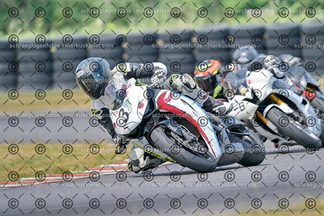25bt04-1584 | markuskiefer.com - Realisiert mit Pictrs.com