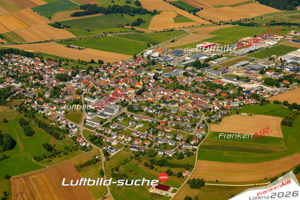 Das Luftbild zeigt :  Heroldstatt - Die Luftaufnahme wurde 2024 vom UL-Flugzeug aus erstellt ( keine Drohne ) - Hochauflösende Luftaufnahme - Für grossformatige Ausdrucke geeignet. Die Geschenkidee !Mit Lizenz und Bildrechte bestellbar