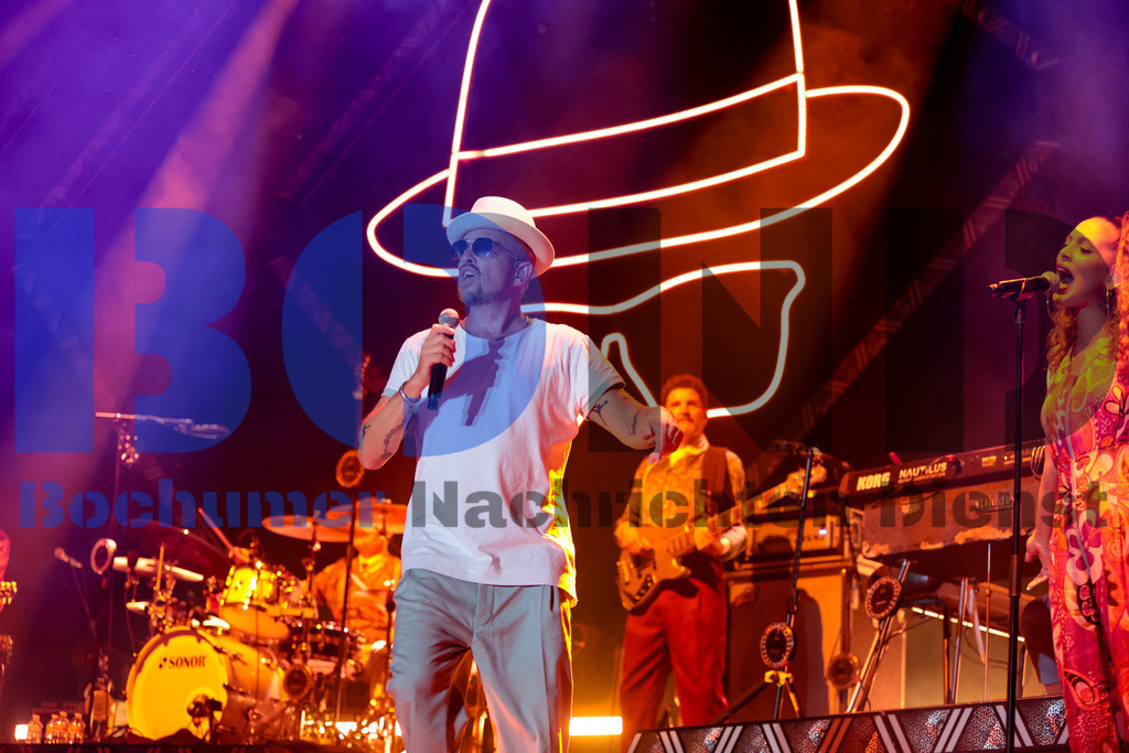 Zeltfestival Ruhr 2024 - Jan Delay  {date} -  | {headline}(Foto: Sebastian Sendlak / BOND) - Realisiert mit Pictrs.com