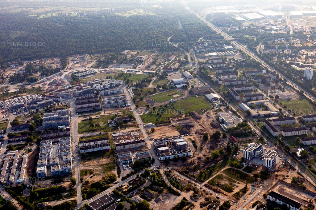 Luftbild: Gelände der ehemalige FRNKLIN-US-Kasernen am Käfertalerwald im Ortsteil Käfertal in Mannheim im Bundesland Baden-Württemberg in Deutschland. Foto: IMG_116995.jpg vom 25.08.2019 durch Werner Riehm/FLY-FOTO.de