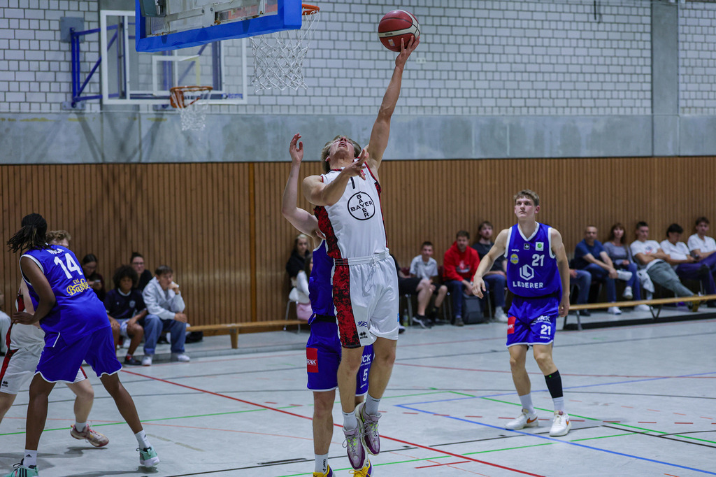 Regio Test BAYER GIANTS vs EN Baskets Schwelm-53 | Fotos von Basketballspielen aus dem Raum NRW fotografiert von Gero Mueller-Laschet und Daniel Schaefer - Realisiert mit Pictrs.com