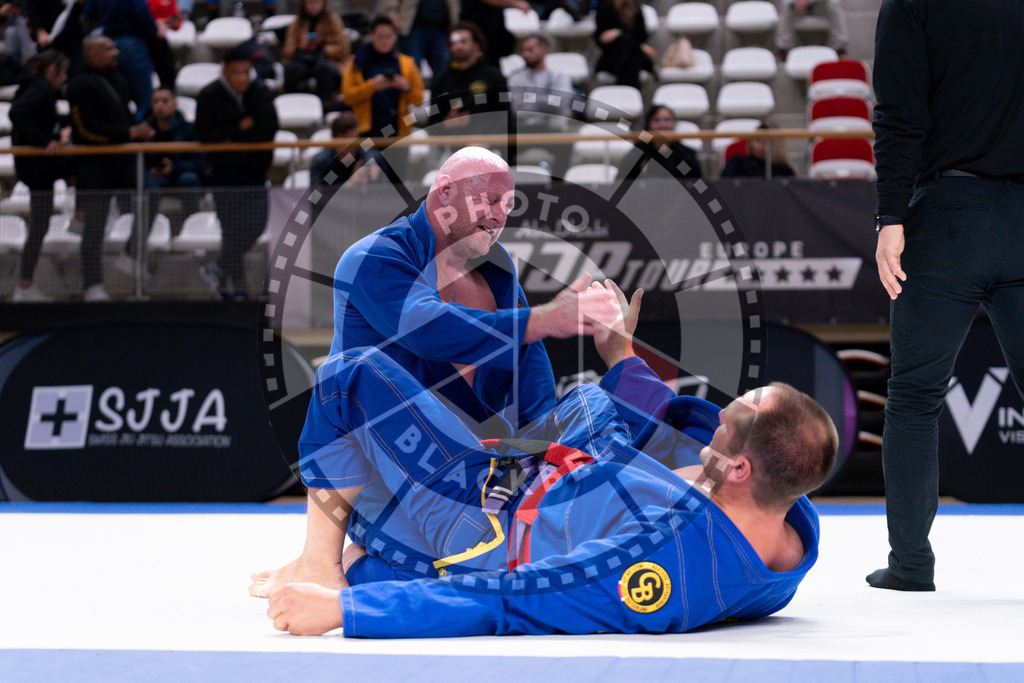 20241013PBB3327 | Athletes compete during the AJP Tour Europe Continental Jiu-Jitsu Amateurs & Masters Championship on October 13, 2024 in Almere near Amsterdam, Netherlands. © Chiara Dazi / photoblackbelt