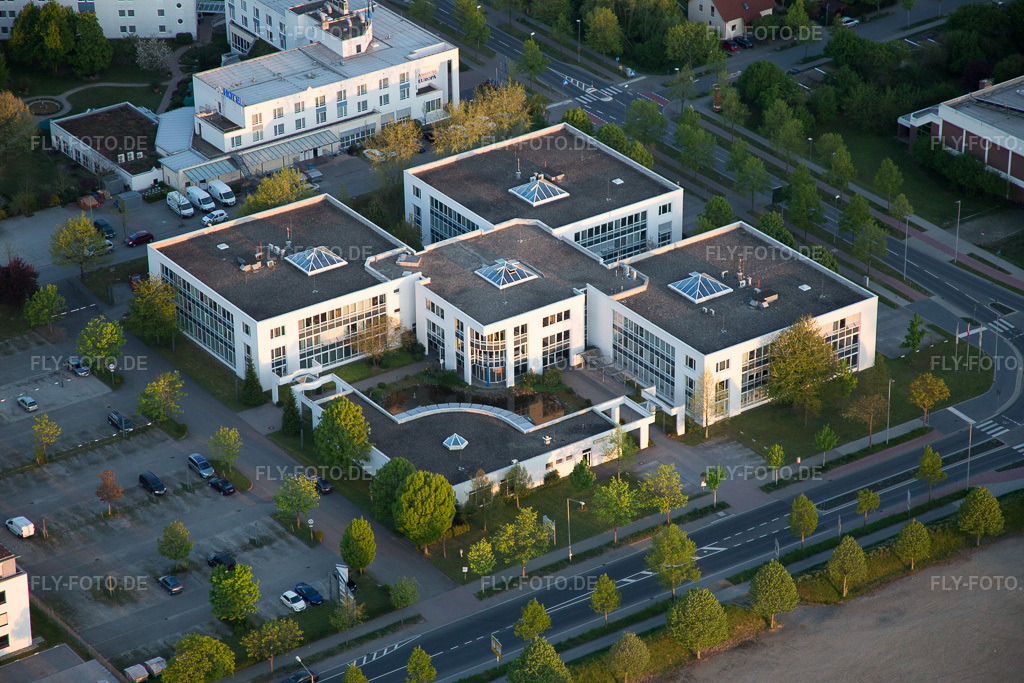 Luftbild: Gewerbegebiet und Firmenansiedlung Track&Trace Academy im Ortsteil Auerbach in Bensheim im Bundesland Hessen in Deutschland. Foto: IMG_077873.jpg vom 23.04.2015 durch Werner Riehm/FLY-FOTO.de