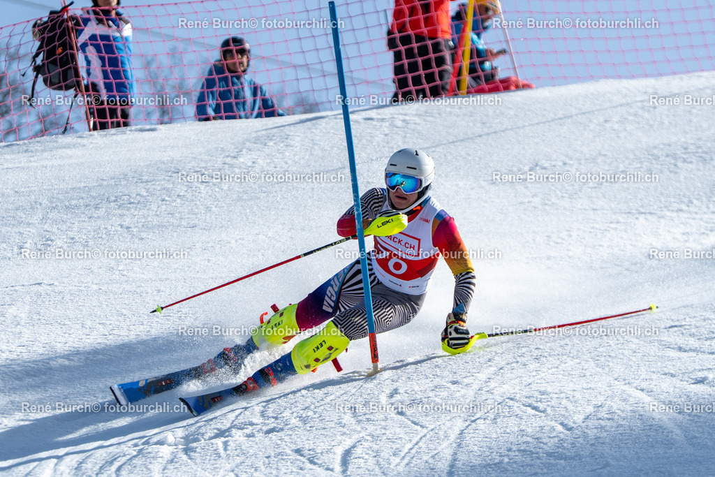 BUR03439 | René Burch leidenschaftlicher Fotograf aus Kerns in Obwalden.  Hier finden sie Sport, Landschaft und Natur Fotografie.
 - Realisiert mit Pictrs.com