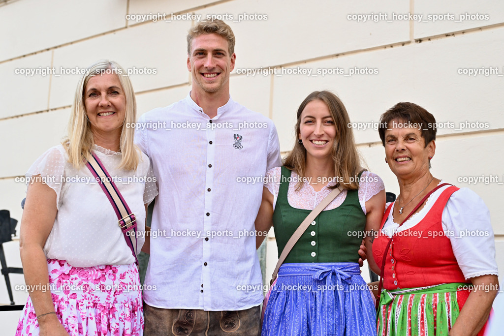 Empfang Heiko Gigler in Gmünd | Familie Gigler, Empfang Heiko Gigler in Gmünd, Empfang Heiko Gigler in Gmünd am 14.08.2024 in Gmünd (Hauptplatz Gmünd), Austria, (Photo by Bernd Stefan)