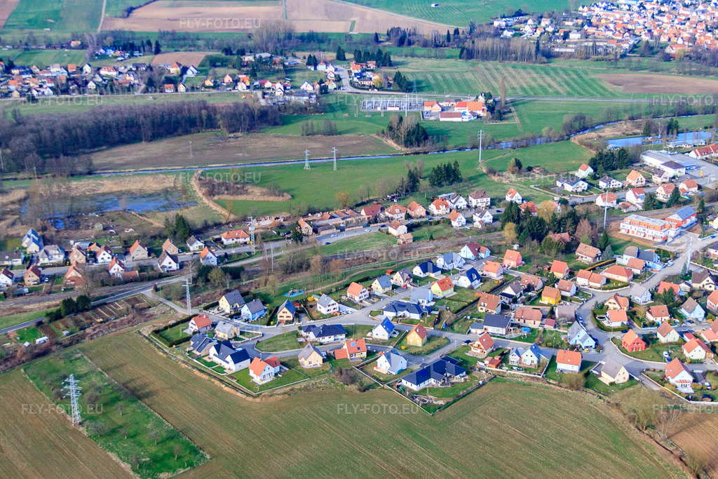 Vue aérienne: Vue de la ville depuis le sud à Val-de-Moder dans le département Bas Rhin, France.Photo: IMG_38631.jpg prise le 20/03/2011 par Werner Riehm/FLY-FOTO.euRésolution de l'original: 4491 x 2994 px