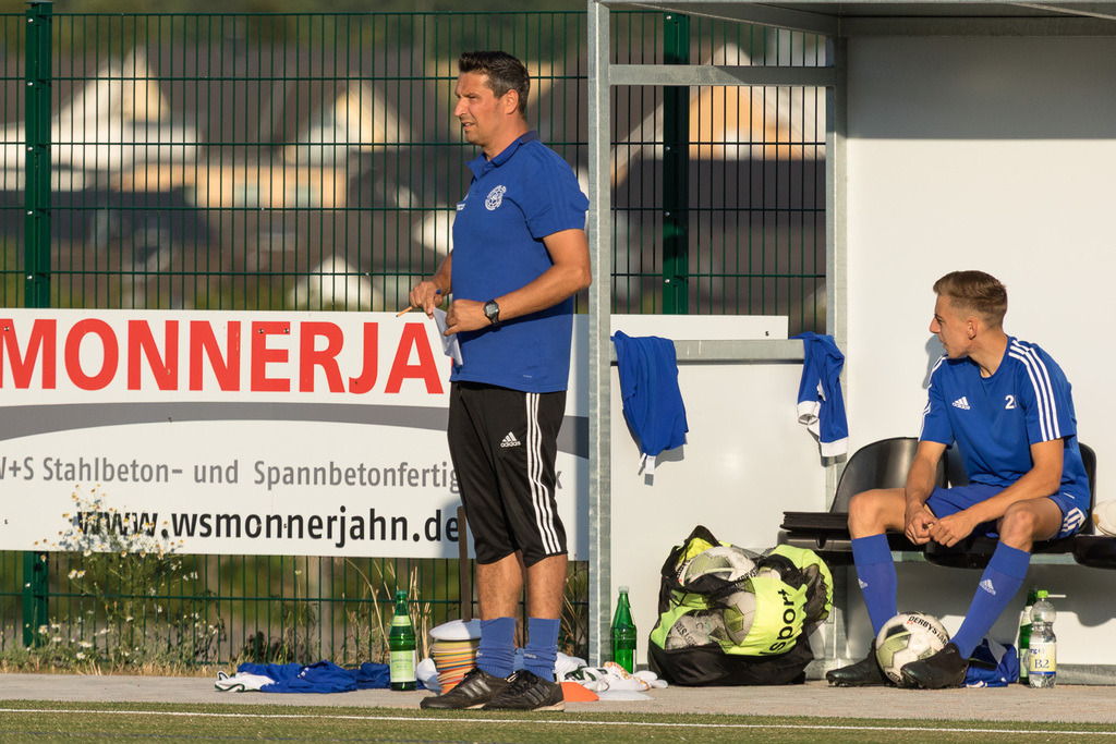 SG Morshausen - FC Karbach | Sportfotografie Hermann-Josef Stoffel - Realisiert mit Pictrs.com