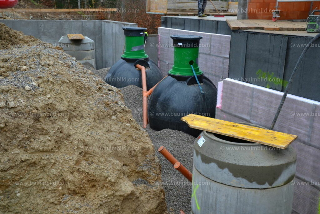 bib-lg03-abwasserkanal-0097 | Nach LV-Leistungsgruppen sortierte Detailfotos über den Bau eines Hauses. Alle Hausbau-Bilder direkt vom Urheber und Autor der Website Haus-Selber-Bauen.com