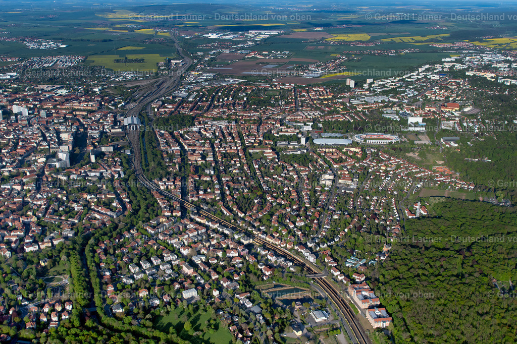 4026168 | ERFURT 06.05.2020 Stadt- Ansicht der südlichen Stadtteile in Erfurt im Bundesland Thüringen, Deutschland. // City view of the southern parts of Erfurt in the state Thuringia, Germany. Foto: Gerhard Launer