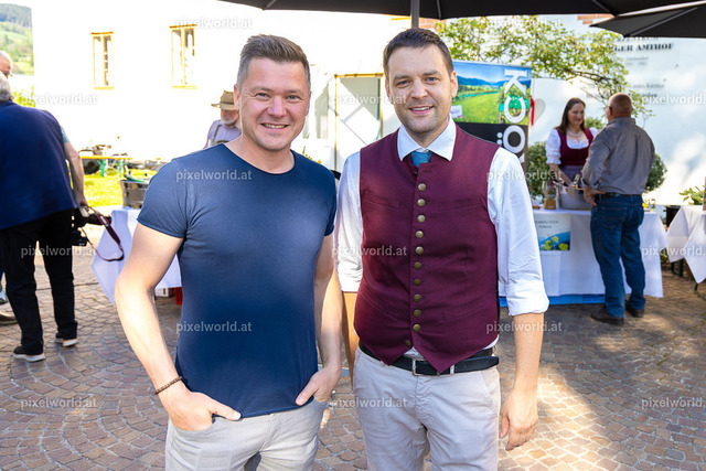 Weinpräsentation des neuen Jahrgangs | Bildershop von pixelworld.at - Realisiert mit Pictrs.com