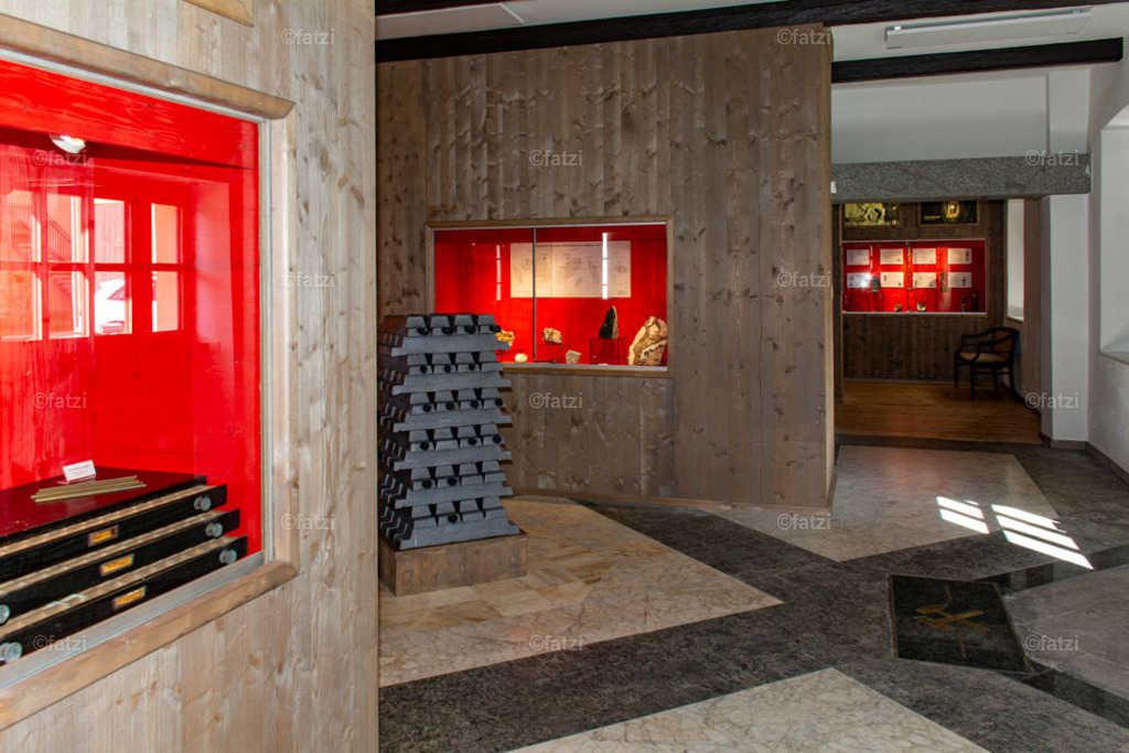 Bergbau-Museum Innen _fatzi_20230908-155757 | Fatzi Bilder-Archiv! 
Die Bilder sind für private Nutzung lizenzfrei. Die kommerzielle Nutzung ist möglich und erwünscht, jedoch bitte ich um vorherige Kontaktaufnahme per E-Mail (info@fatzi.at) oder unter +43 650 7828269 - Realisiert mit Pictrs.com