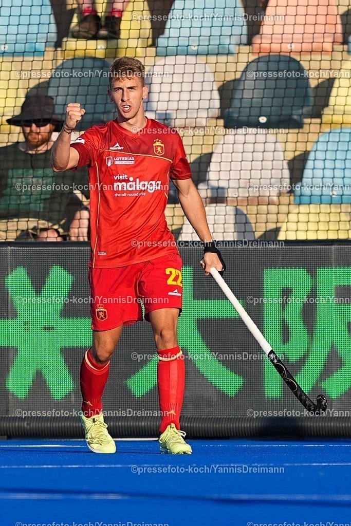 xydrx10082505003 | 10.08.2025, xydrx, Herren EuroHockey Championship 2025, Gruppenphase, Gruppe A, Spanien - Österreich, Sparkassenpark Mönchengladbach: Torjubel nach dem Tor zum 2:0 für die Spanische Feldhockey Nationalmannschaft durch Torschütze Pol Cabre Verdiell (ESP #22)
