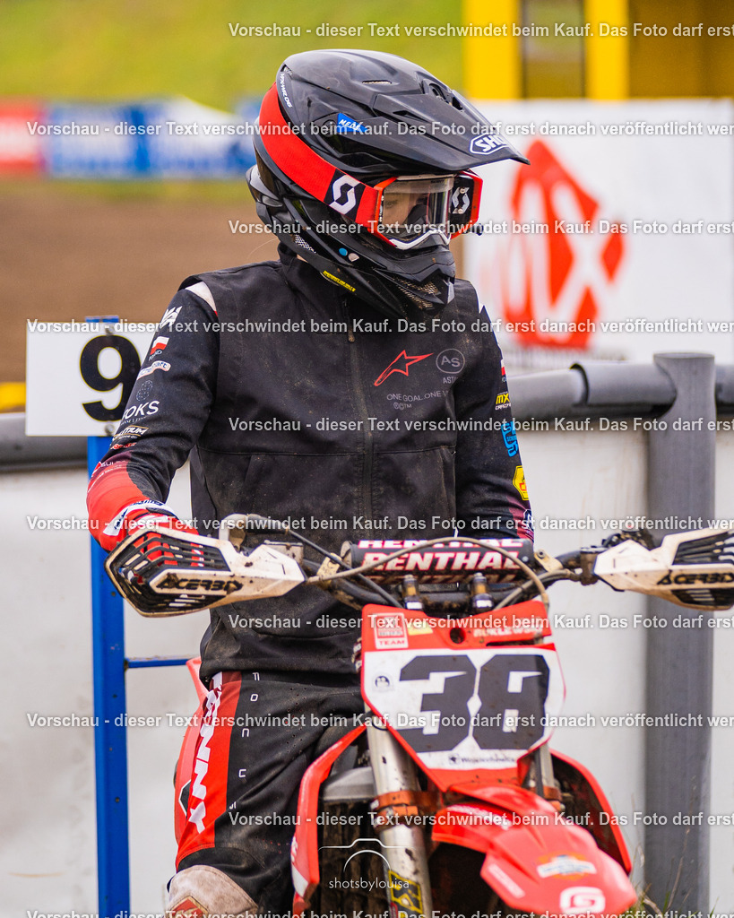 20260412_MCCBensdorf-0975 | Sportfotografin aus Berlin-Brandenburg mit Fokus auf Motocross. Ich halte deine sportliche Leistung und echte Emotionen auf und neben der Strecke professionell fest. Entdecke die Fotos von deinem Rennen und bestelle sie direkt hier im Shop.