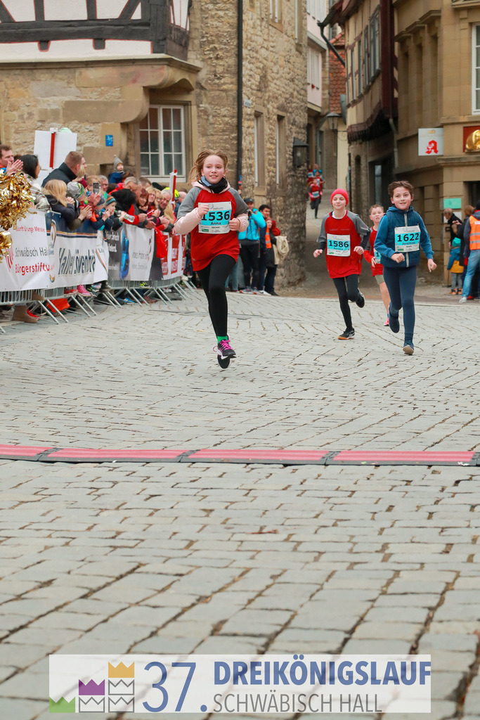 Stadtwerke Jugendlauf 1700m | 3 Koenigslauf 2023 - Realisiert mit Pictrs.com