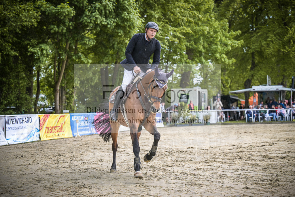 DOS_2048 | Entdecke hochwertige Reitturnierfotos von Foto Oger. Professionell, emotional und authentisch – jetzt Lieblingsmomente im Shop bestellen.Deutschlandweite Turnierfotografie. - Realisiert mit Pictrs.com