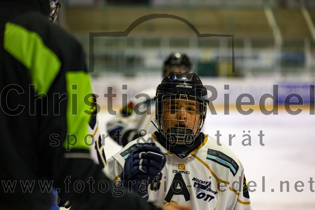 2022-11-26_100_TSV_Erding_gegen_ESC_Geretsried | Erding, Deutschland, 26.11.2022:
Eishockey, Bayernliga U20 2022 / 2023, xx. Spieltag, TSV Erding gegen ESC Geretsried, Endergebnis: 5:3

Paul Schurz (ESC Geretsried, #8)

Foto: Christian Riedel / fotografie-riedel.net