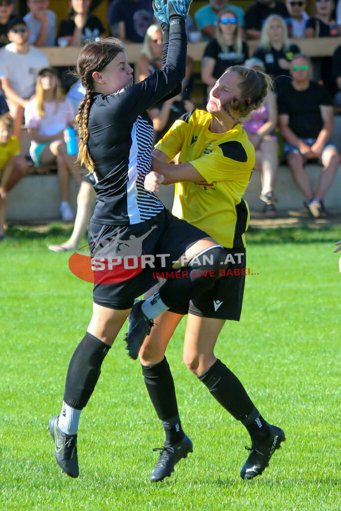 SV Oberglan Damen - Austria Klagenfurt |  ; SV Oberglan Damen - Austria Klagenfurt am 06.06.2022 in Oberglan
(Sportplatz), AUSTRIA, (Photo by Ernst Krawagner sport-fan.at) - Realisiert mit Pictrs.com