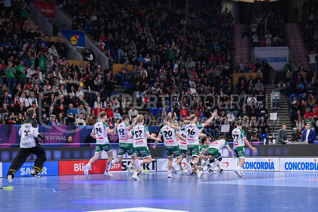 SV Wiler-Ersigen vs Floorball Köniz - 15. April 2023 | SV Wiler-Ersigen vs Floorball Köniz
Stimo Arena, Kloten
SV Wiler-Ersigen gewinnt den Superfinal und wird Schweizer Meister 2022/23.
Bild: Sportfotografie Markus Aeschimann | www.markus-aeschimann.ch - Realisiert mit Pictrs.com