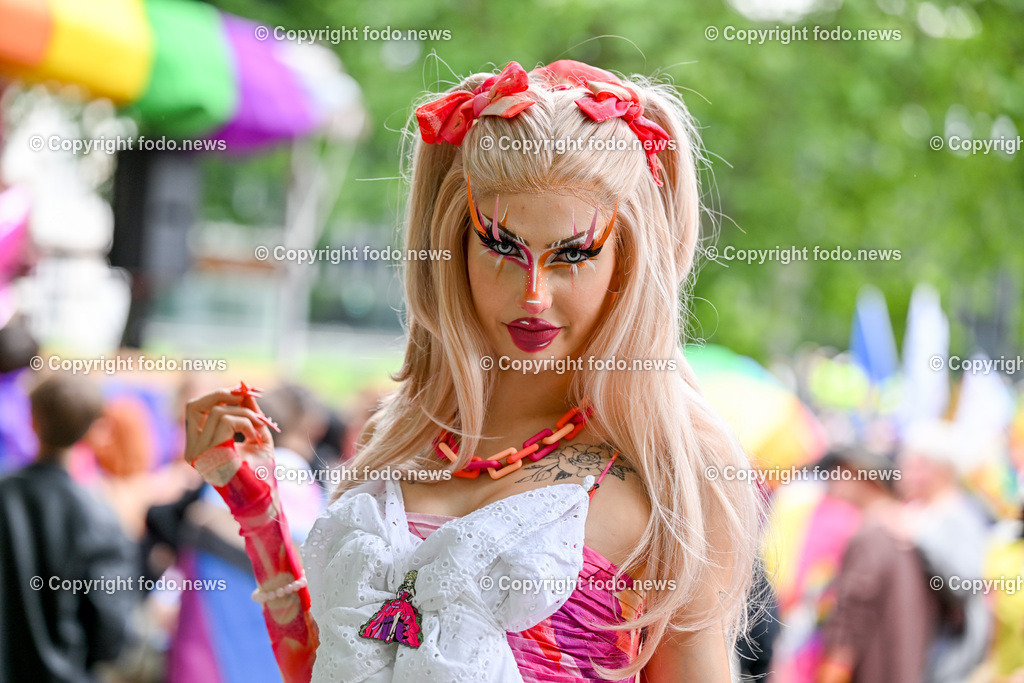 Linzpride 2023_ 24.06.2023-13 | 24.06.2023, Linz, AUT, Linzpride 2023, im Bild Teilnehmer an der Linzpride 2023