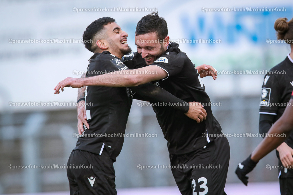 Koe3Liga24022401039 | 24.02.2024, Köln, Fußball, bwin 3. Liga Herren, Sportpark Höhenberg, 27. Spieltag, Saison 2023 2024, FC Viktoria Köln – SV Sandhausen: Torjubel nach dem 1:0 durch Markus Pink (SV Sandhausen). zusammen mit Livan Burcu (SV Sandhausen)
DFB regulations prohibit any use of photographs as image sequences and or quasi-video.