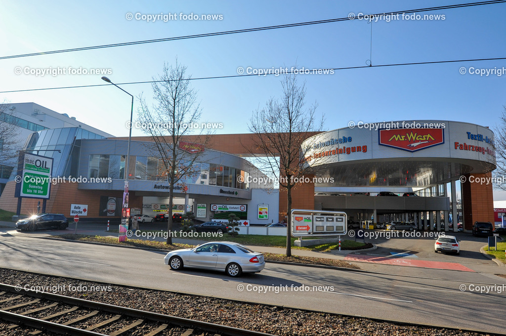 Deutschland_ Baden-Wuerttemberg_ Stuttgart_ 15.02.2025-21 | 15.02.2025, Deutschland, GER, Baden-Wuerttemberg, Stuttgart, im Bild Themenbild, Stadtansichten, Mr. Wash, Reinigung, Autoreinigung, Mitarbeiter, Waschstrasse, Service, Feature, Symbolbild