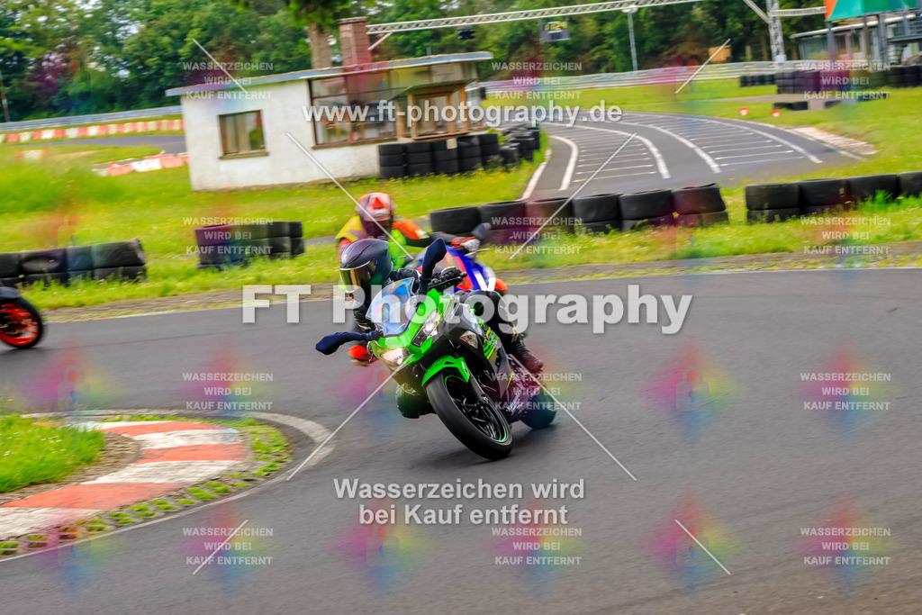 VBK-7921 | Hier findet Ihr Bilder von Touristenfahrten auf der Nürburgring Nordschleife oder von anderen Veranstaltungen die ich besucht habe. Viel Spass beim Durch Schauen 