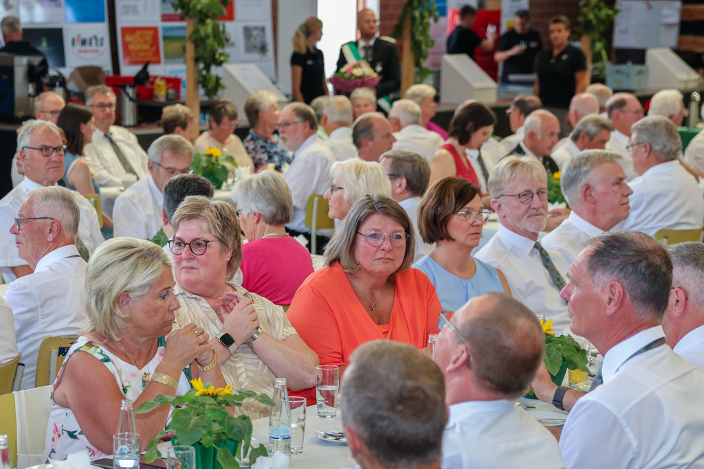 top-top.de-250704-044 | Foto, Video, Fotografie, Videografie, Fotobox, DJ, Discjockey, Musik, Musikbox, Veranstaltung, Photobooth, Amazon, Ebay, Buchtipp, Bestseller, Autor, Verlag, Buch, Wesel, Hamminkeln, NRW, Dinslaken, Rees, Drohne, Hochzeit, Party, Fotobox, Wesel, Fotograf