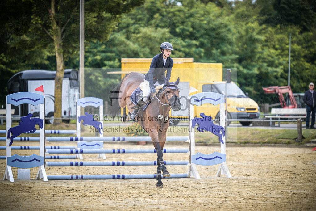 DOS_1722 | Entdecke hochwertige Reitturnierfotos von Foto Oger. Professionell, emotional und authentisch – jetzt Lieblingsmomente im Shop bestellen.Deutschlandweite Turnierfotografie. - Realisiert mit Pictrs.com