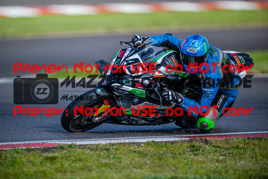 MaZZes_FotoMatrix_220506_93335 | Fotograf Mathias Schmid
Sportfotograf,
Eventfotograf,
Hochzeitsfotograf,
Portraitfotograf