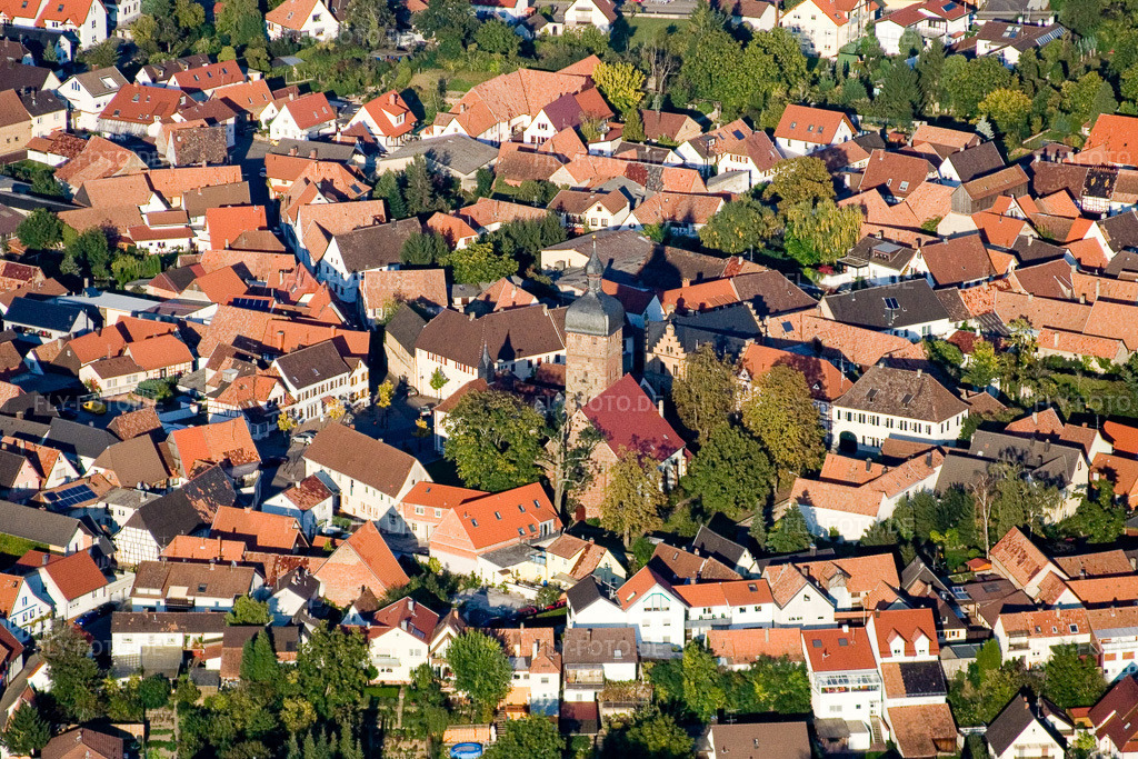 Luftbild: Ev. Martinskirche im Ortsteil Billigheim in Billigheim-Ingenheim im Bundesland Rheinland-Pfalz in Deutschland. Foto: IMG_13730.jpg vom 28.09.2008 durch Werner Riehm/FLY-FOTO.de