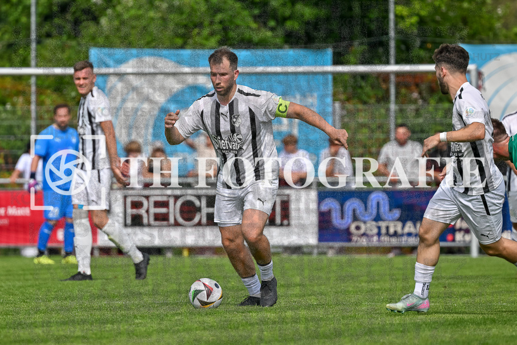 GER, FC Zell - FC Wittlingen, Fussball, Rothaus Bezirkpokal, Finale, Saison 2024/2025, 29.05.2025 | GER, FC Zell - FC Wittlingen, Fussball, Rothaus Bezirkpokal, Finale, Saison 2024/2025, 29.05.2025Foto: TH Fotografie/Thomas Hess