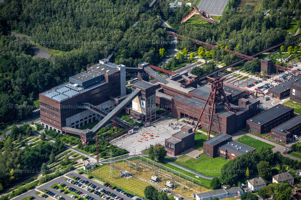 4050294 | Zeche Zollverein, Essen ESSEN 25.08.2021 Museums- Gebäude- Ensemble Zeche - Ruhr Museum in Essen im Bundesland Nordrhein-Westfalen. // Museum building ensemble pit - Ruhr Museum in Essen in the state North Rhine-Westphalia. Foto: Gerhard Launer