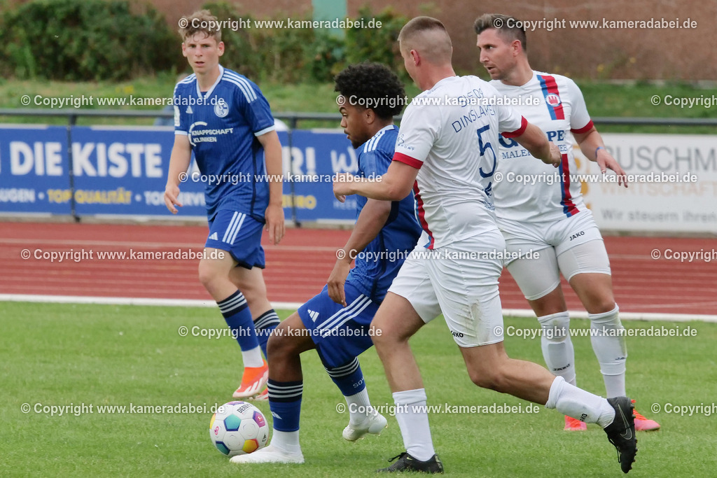 Fußball : Testspiel : SuS 09 Dinslaken - Schalke 04 U 19 am 25.07.2024 | Foto : Jochen Emde / www.kameradabei.de - Realisiert mit Pictrs.com