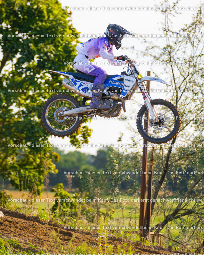 09_20_LM_Schenkenhorst-9824 | Sportfotografin aus Berlin-Brandenburg mit Fokus auf Motocross. Ich halte deine sportliche Leistung und echte Emotionen auf und neben der Strecke professionell fest. Entdecke die Fotos von deinem Rennen und bestelle sie direkt hier im Shop.
