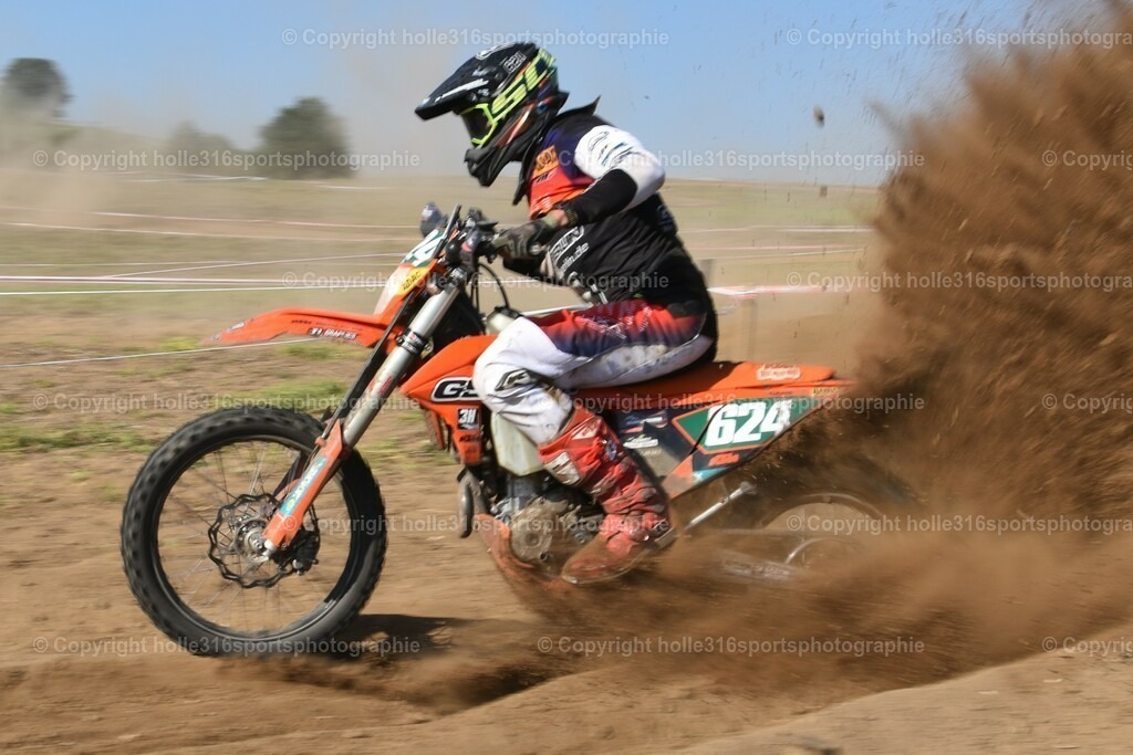 DSC_0384 | Sportfotografie , Motorsport, Motoross, Reitsport, Mointainbike, Enduro,
Landschaft , Outdoor, Eventfotografie, Landschaft, Bilder online bestellen - Realisiert mit Pictrs.com