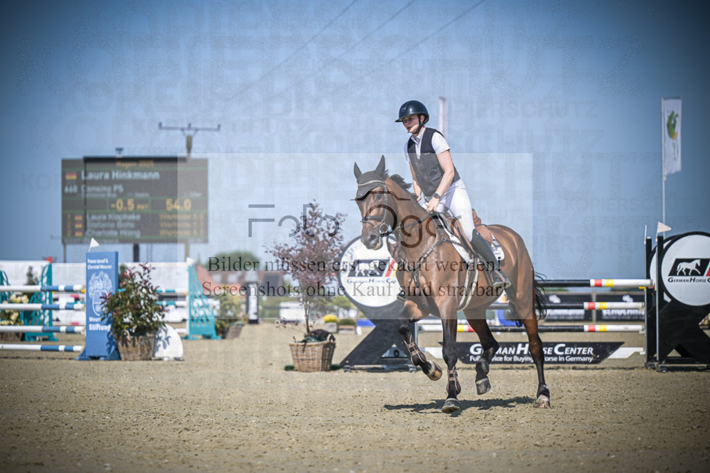 DOS_1311 | Entdecke hochwertige Reitturnierfotos von Foto Oger. Professionell, emotional und authentisch – jetzt Lieblingsmomente im Shop bestellen.Deutschlandweite Turnierfotografie. - Realisiert mit Pictrs.com