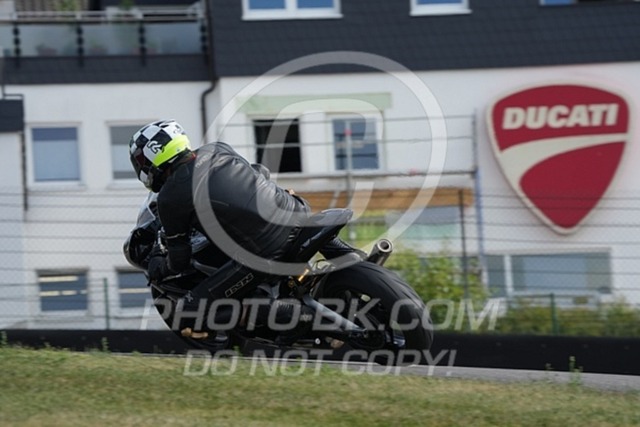 2024_08_26_PBK_12681 | Sportfotografie; SlowMotion; Video; Rennstrecke; Hafeneger; Speer; Racing; RSE; BMW; CBO; Trackday; Motorsportarena; Hockenheimring; Brno; Most; Barcelona; Valencia