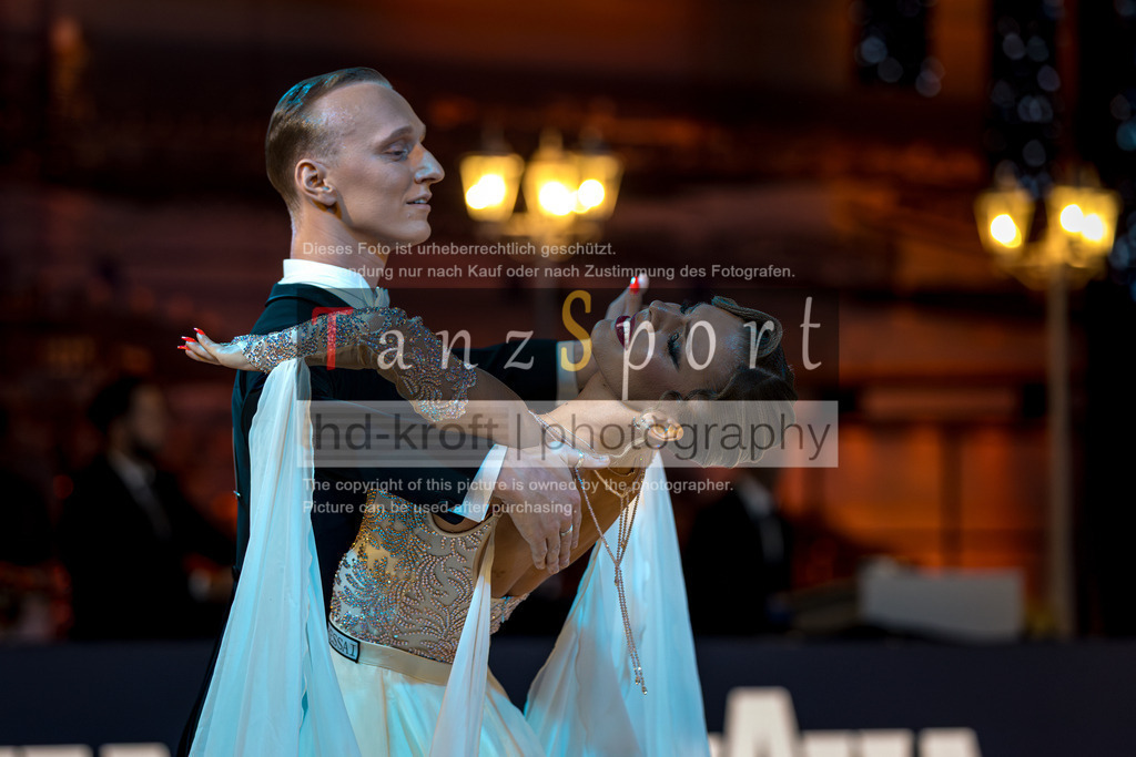 20251214_Baltic-Trophy_2689-2 | Tanzsportbilder, Standardtanz, Lateintanz, WDSF, DTV, LTVB, dancecomp, goc, hessen tanzt, blaues band der spree, walzer, tango, wiener walzer, slowfox, quickstepp, samba, rumba, cha-cha-cha, paso doble. jive, hd-kroft photography, turniertanzsport