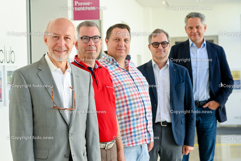 Pressekonferenz ADX Energy_ 07.09.2023-3 | 07.09.2023, Presseclub Linz, AUT, Pressekonferenz ADX Energy, Stimmungslage zur Gasexploration in Molln, im Bild Georg Brasseur (Univ. Prof. TU Graz), Andreas Knoll (Regioplan Ingenieure Salzburg GmbH), Martin Schober (Gemeindevorstand Molln), Alan Reingruber (Geschaeftsfuehrer ADX Vie GmbH), Paul Fink (CEO ADX Energy)
