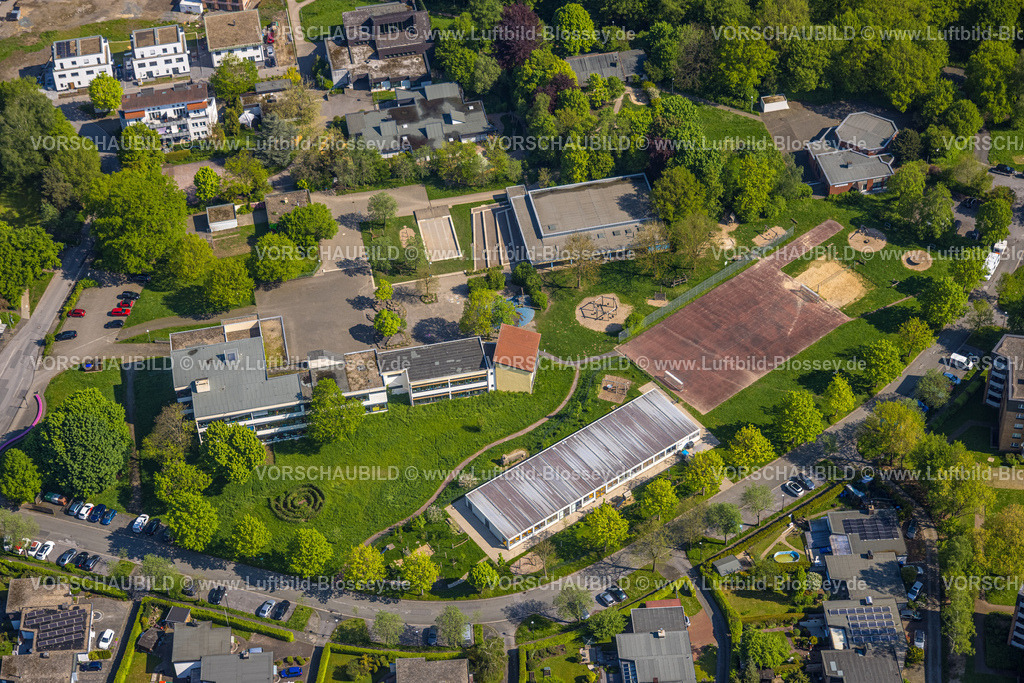Arnsberg230500264 | Luftbild, Grundschule Moosfelde, kath. Kita St. Elisabeth-Moosfelde, Neheim, Arnsberg, Sauerland, Nordrhein-Westfalen, Deutschland